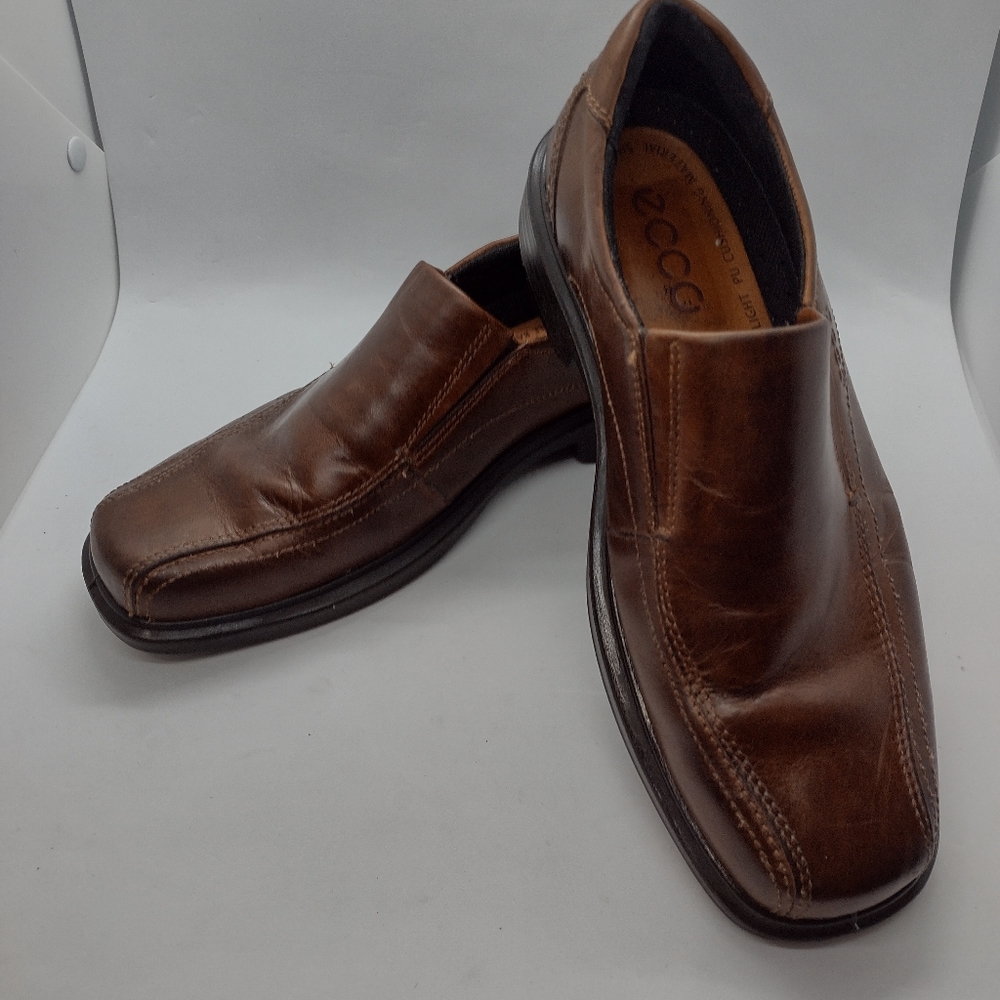 Mens Ecco leather slip on shoes